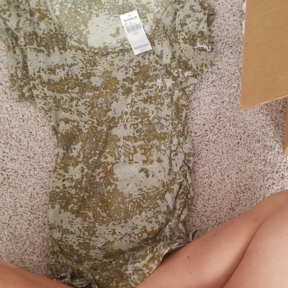 Buckle blouse